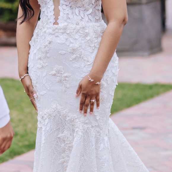 Wona Concept Wedding Dress - Picture 3 of 6